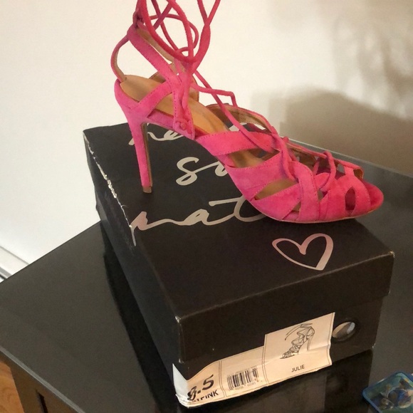 Beautiful pink suede wrap heels! 🥰 - Picture 4 of 6